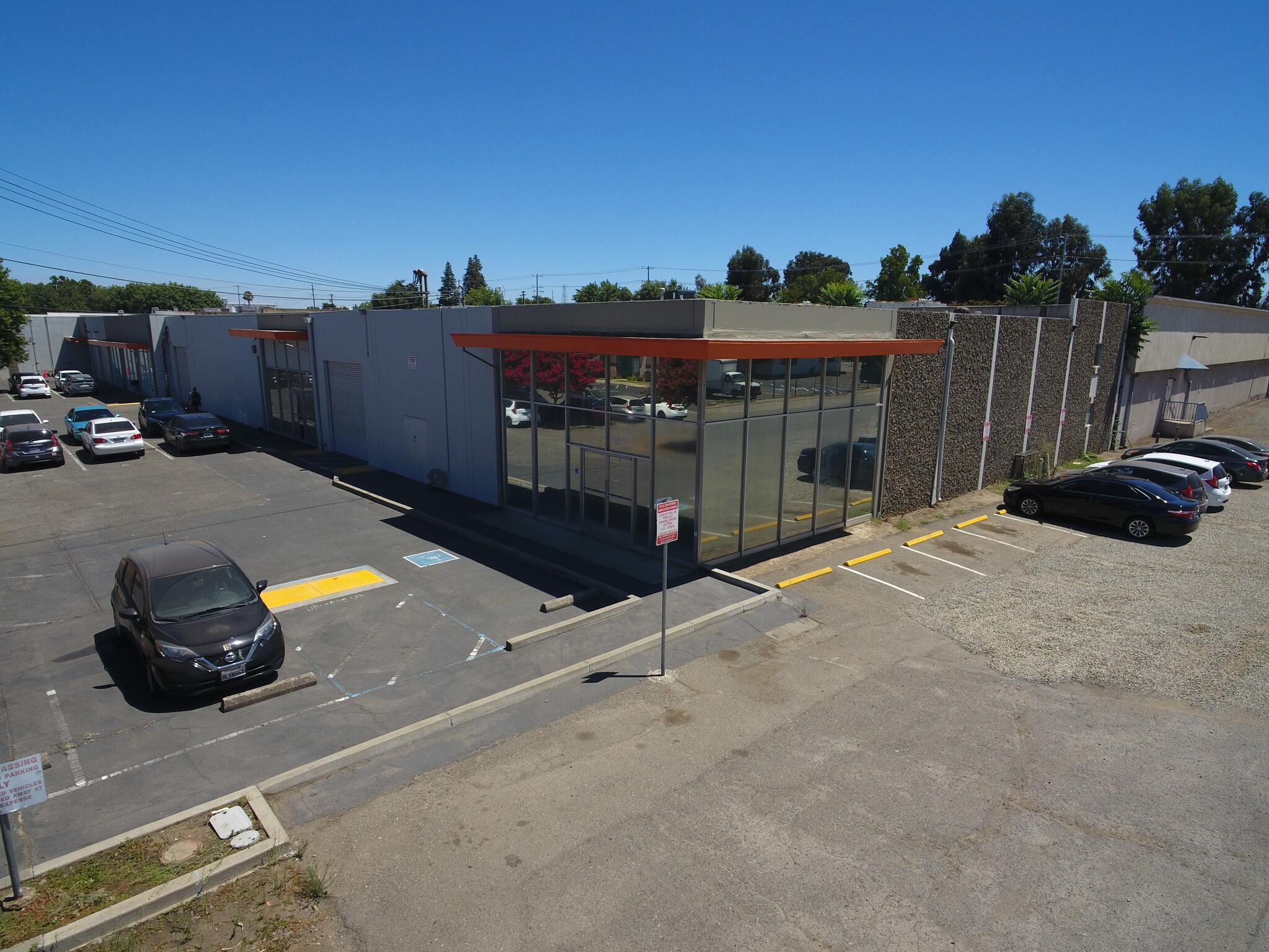 241 N 10th St, Sacramento, CA for lease Building Photo- Image 1 of 16