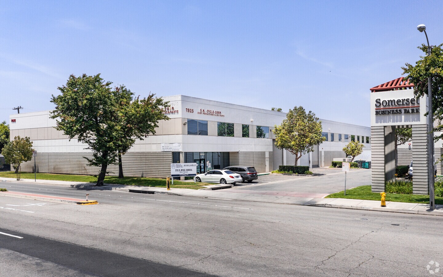 7825 Somerset Blvd, Paramount, CA 90723