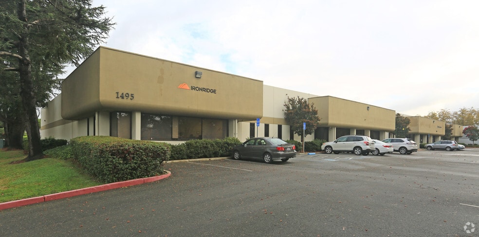 1495-1497 Zephyr Ave, Hayward, CA for lease - Building Photo - Image 2 of 19