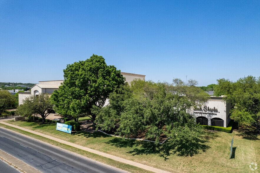 2930 W Anderson Ln, Austin, TX for lease - Building Photo - Image 2 of 6