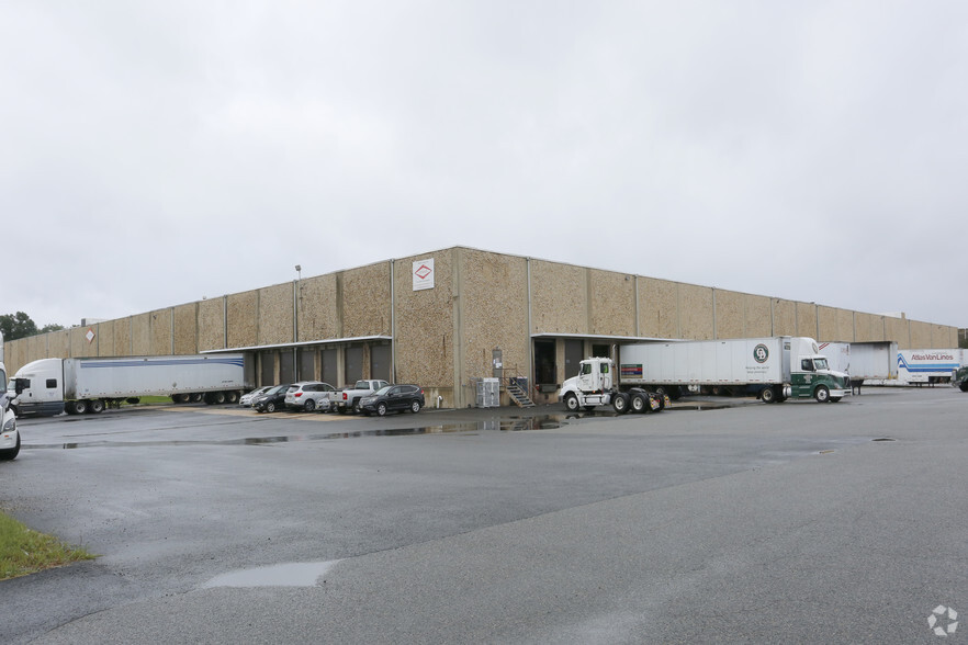 21 Distribution Blvd, Edison, NJ for sale - Building Photo - Image 1 of 1