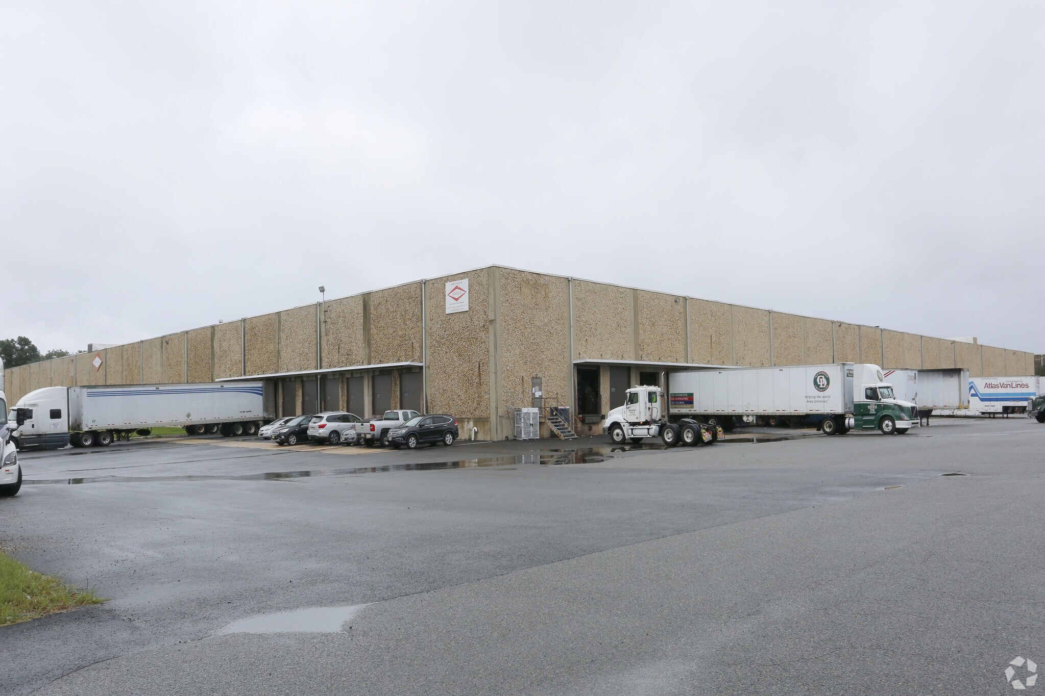21 Distribution Blvd, Edison, NJ for sale Primary Photo- Image 1 of 1
