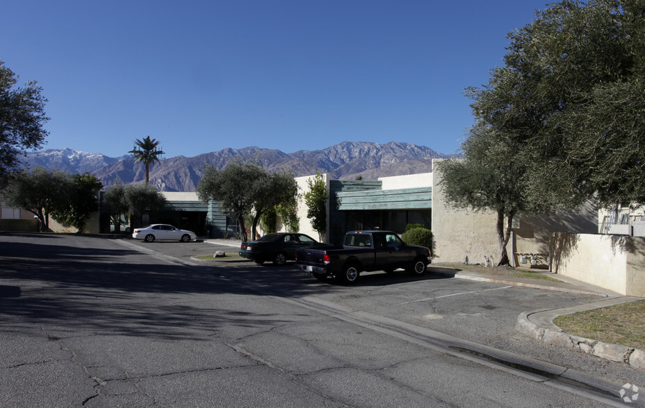 755-783 S Williams Rd, Palm Springs, CA for lease - Building Photo - Image 2 of 5