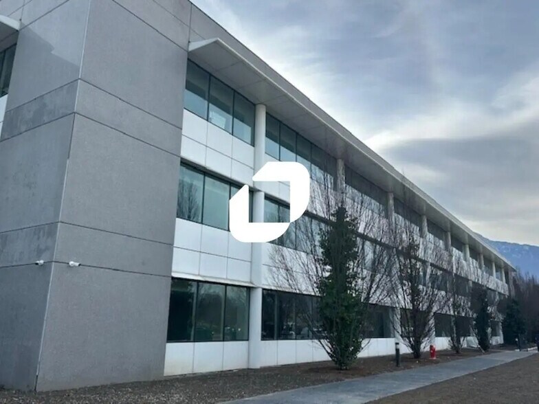 5 Avenue Raymond Chanas, Eybens for lease - Building Photo - Image 1 of 7