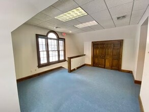 296 Country Club Rd, Avon, CT for lease Interior Photo- Image 2 of 6