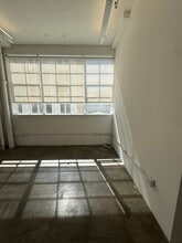 846-860 S Los Angeles St, Los Angeles, CA for lease Interior Photo- Image 2 of 3