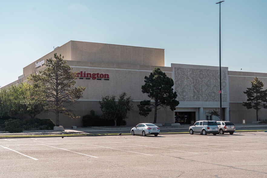 820 Citadel Dr E, Colorado Springs, CO for sale - Building Photo - Image 3 of 10