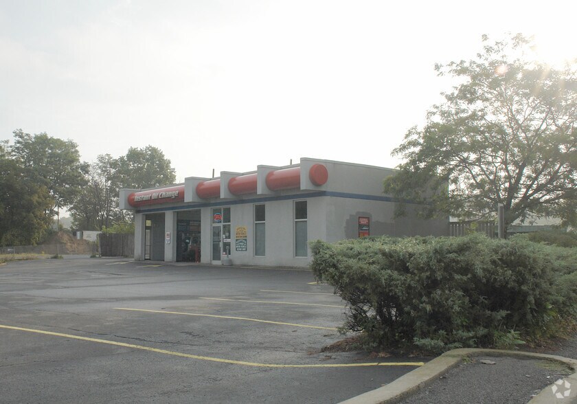 1066 Altamont Ave, Schenectady, NY for sale - Primary Photo - Image 1 of 1