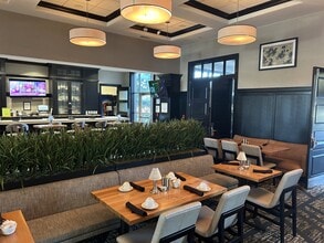 1110 Willow Rd, Northbrook, IL for lease Interior Photo- Image 2 of 5