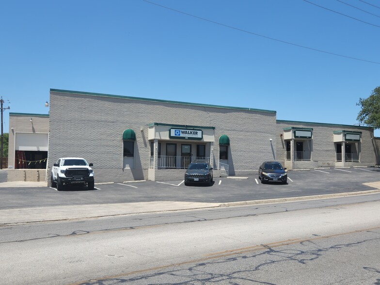 408-414 W Nakoma St, San Antonio, TX for lease - Building Photo - Image 2 of 6