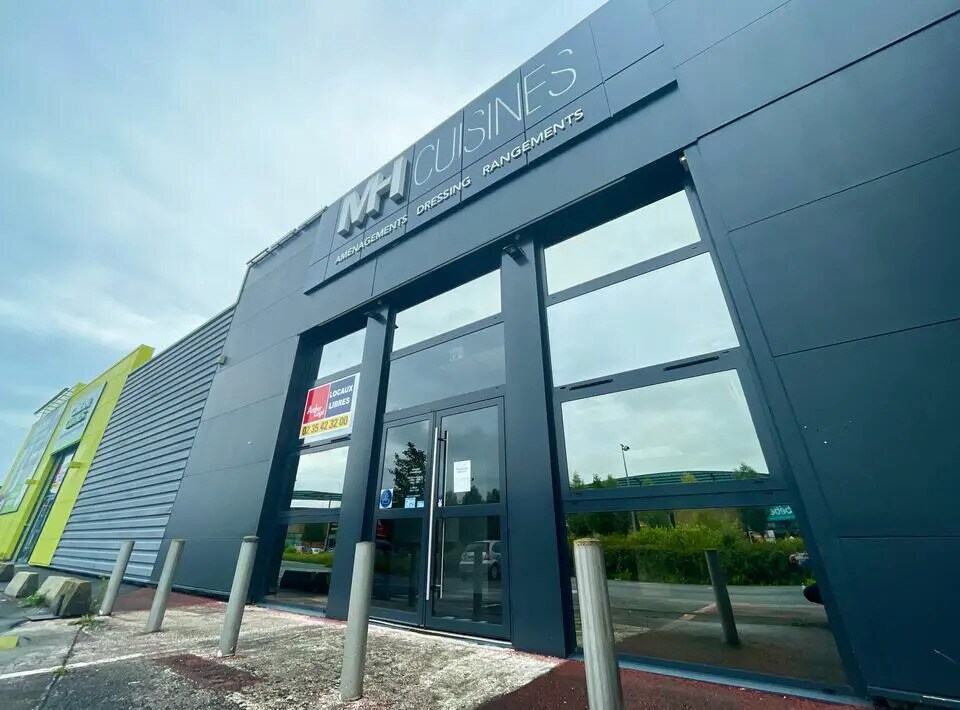 Retail in GONFREVILLE-L'ORCHER for lease Building Photo- Image 1 of 2