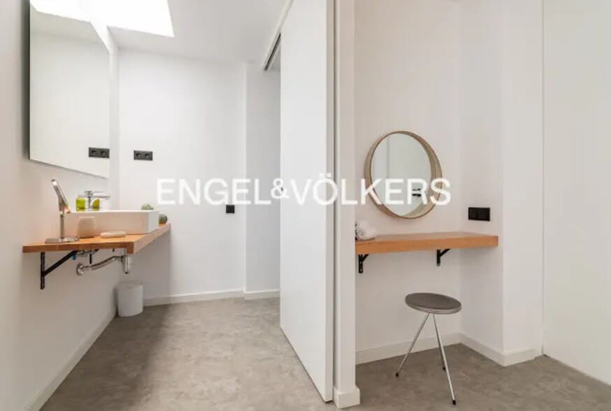 Multifamily in Barcelona, Barcelona for sale - Building Photo - Image 3 of 5