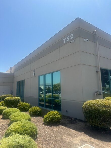 752 La Guardia St, Salinas, CA for lease - Building Photo - Image 3 of 4