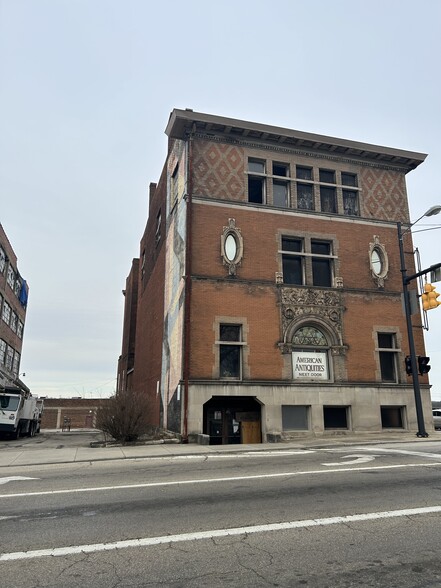 136-138 E High St, Springfield, OH for sale - Primary Photo - Image 1 of 3