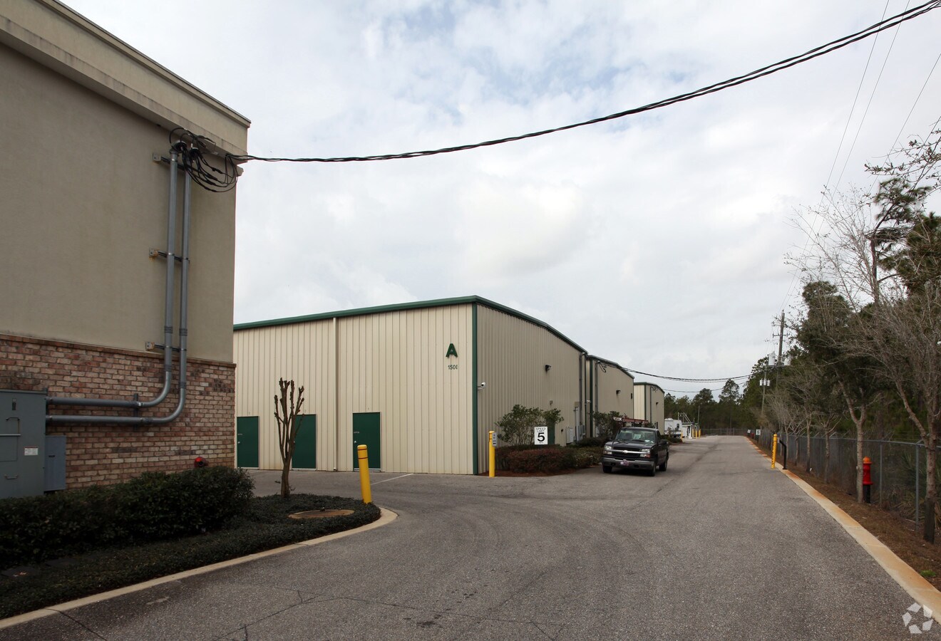 1500 Freedom Self Storage Rd, Fort Walton Beach, FL 32547