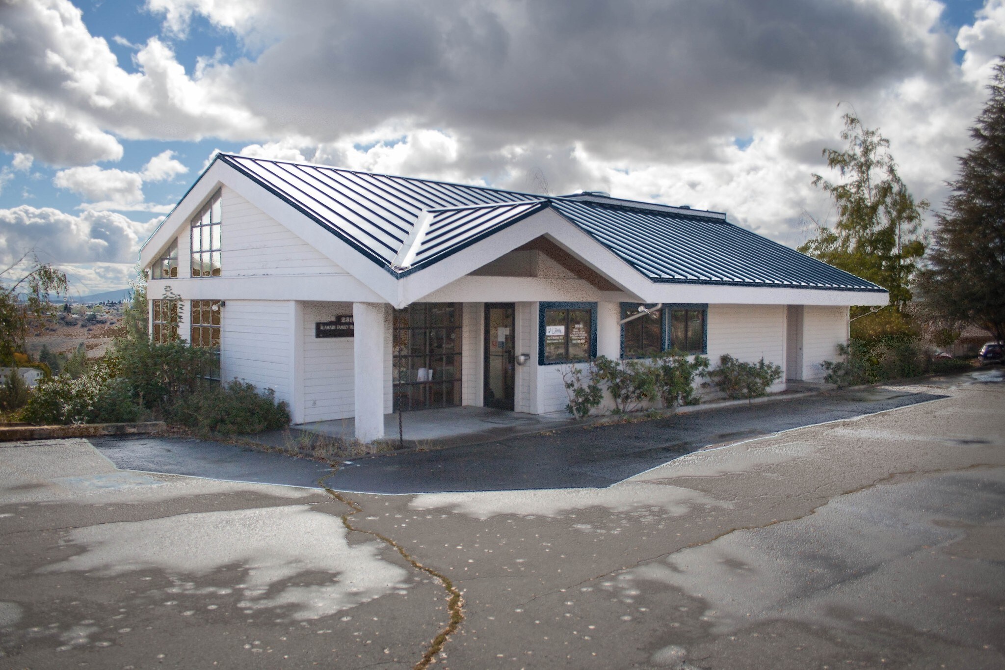 2310 Mountain View Blvd, Klamath Falls, OR for sale Primary Photo- Image 1 of 1