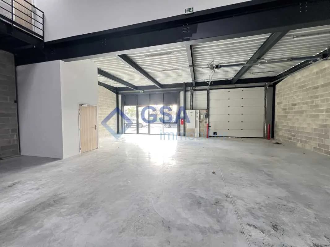 Flex in Bondoufle for lease Interior Photo- Image 1 of 3