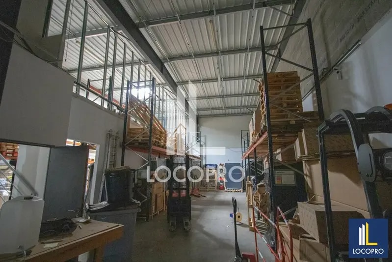 Flex in Aix-en-Provence for lease Interior Photo- Image 1 of 4