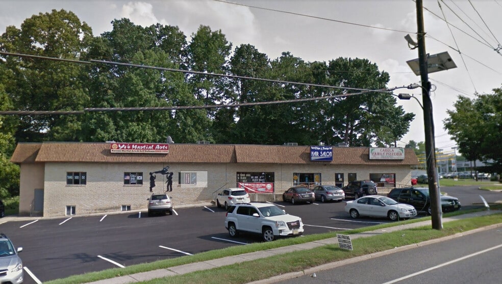 560 S Evergreen Ave, Woodbury Heights, NJ 08097