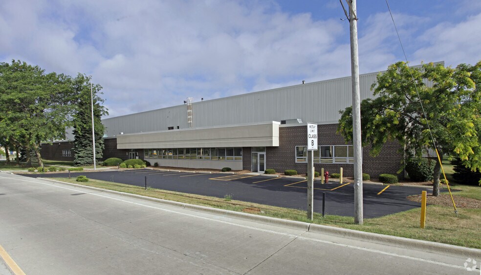 1901 Chicory Rd, Racine, WI for sale - Primary Photo - Image 1 of 1