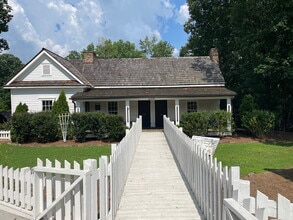 6075 Sandy Springs Cir NE, Atlanta, GA for lease Building Photo- Image 1 of 7