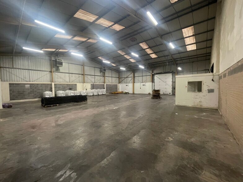 Lowmoor Industrial Estate, Wellington for lease - Interior Photo - Image 3 of 10
