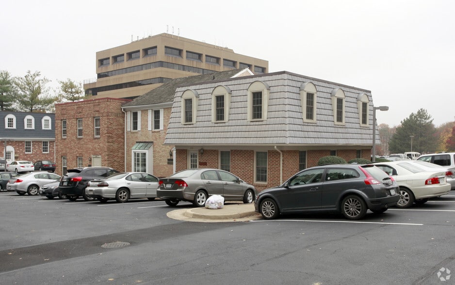 1310-1312 Vincent Pl, Mc Lean, VA for sale - Building Photo - Image 3 of 7