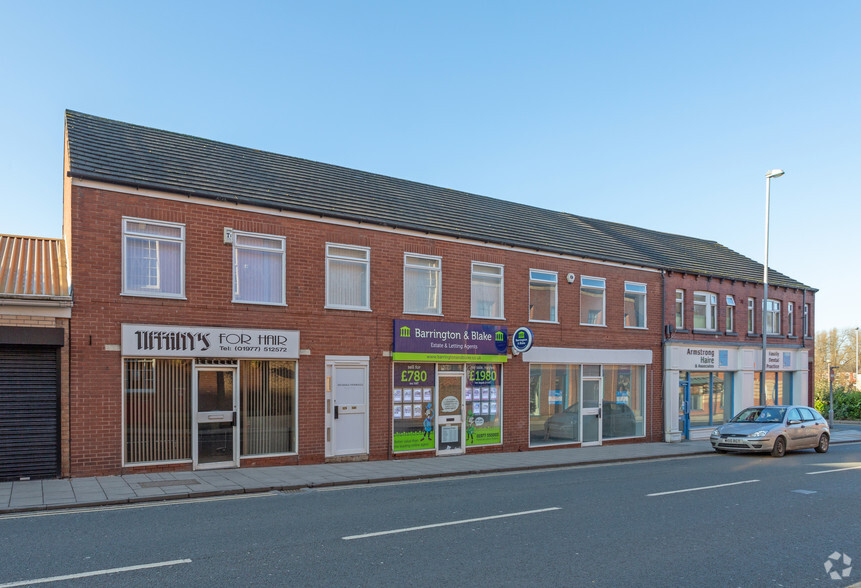 32-34 Bank St, Castleford for lease - Primary Photo - Image 1 of 4