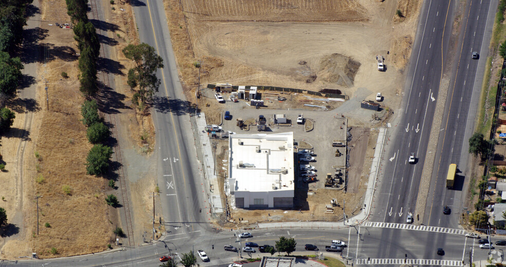 5190 Mini Dr, Vallejo, CA for lease - Building Photo - Image 1 of 5