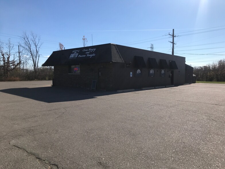 2441 Van Horn Rd, Trenton, MI for sale - Building Photo - Image 1 of 11