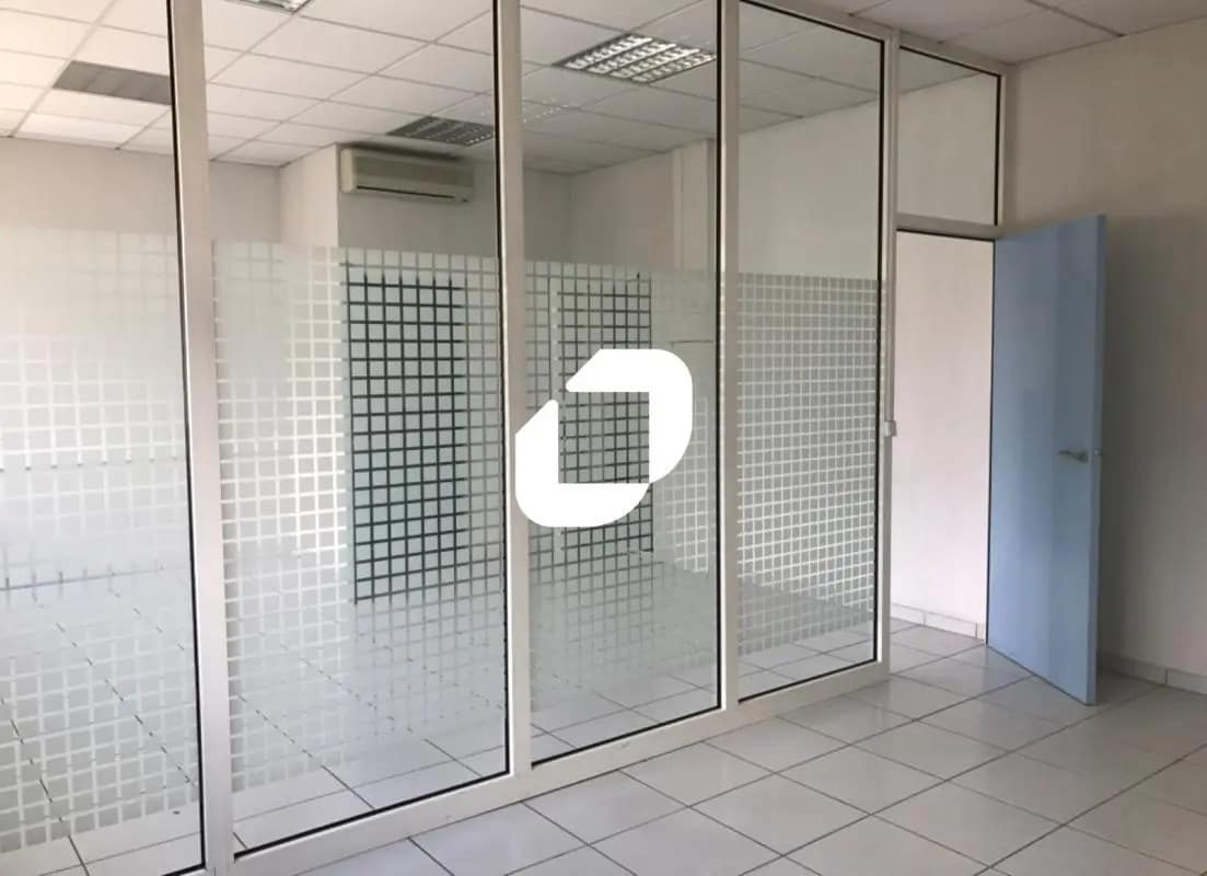 Office in Grenoble for lease Interior Photo- Image 1 of 9