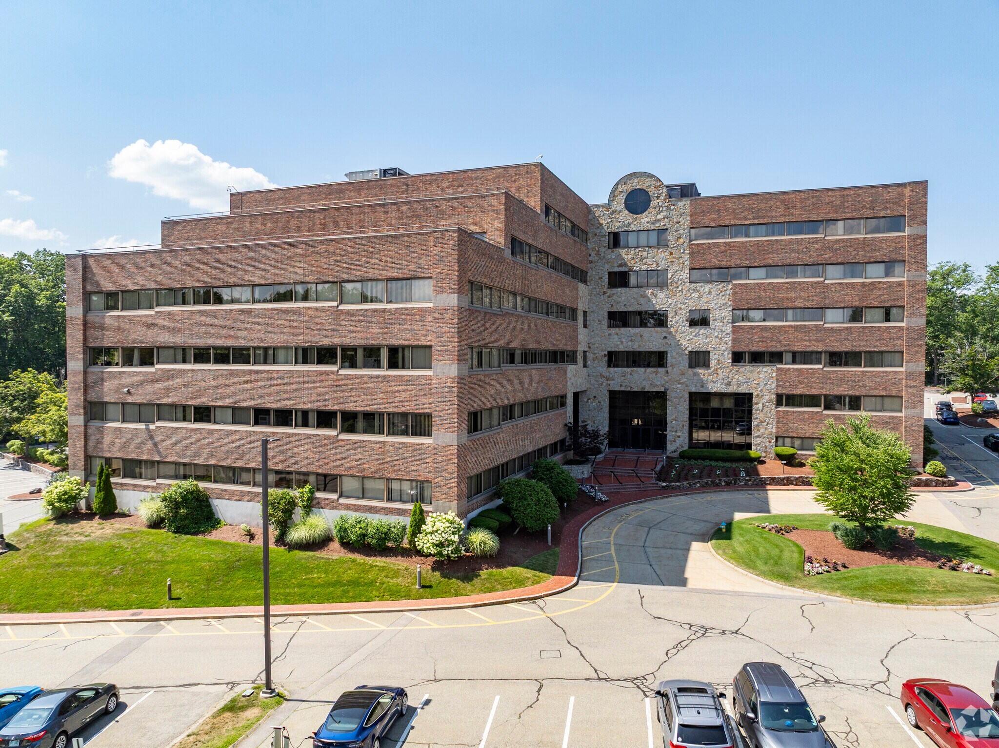 10 Tara Blvd, Nashua, NH for sale Primary Photo- Image 1 of 1
