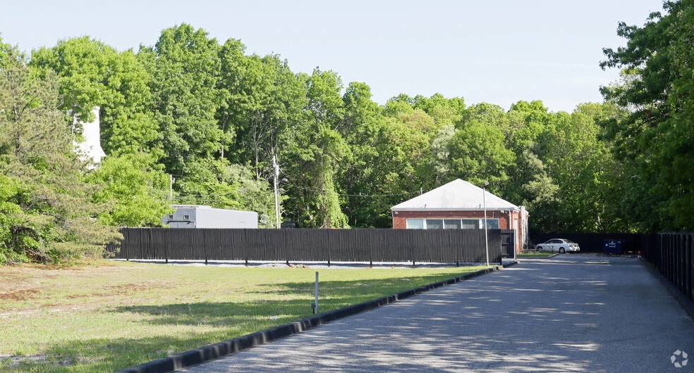 1850 Nesconset Pt Jefferson Hwy, Saint James, NY for sale - Primary Photo - Image 1 of 1