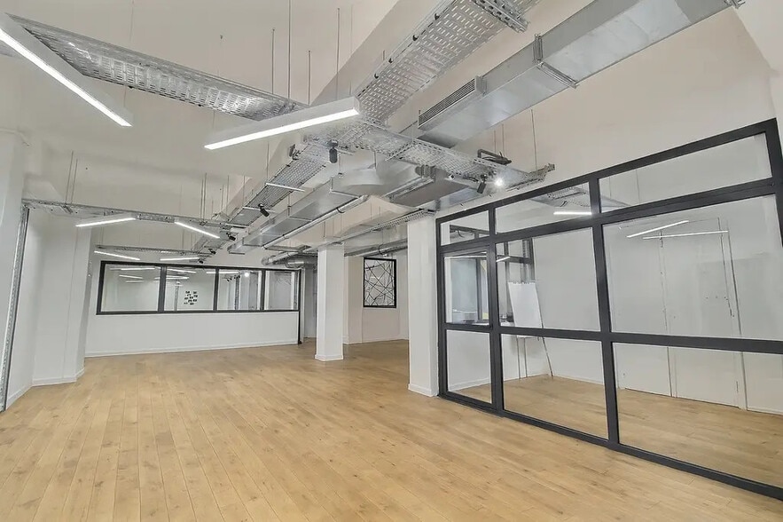 40 Rue De Paradis, Paris for sale - Interior Photo - Image 3 of 5