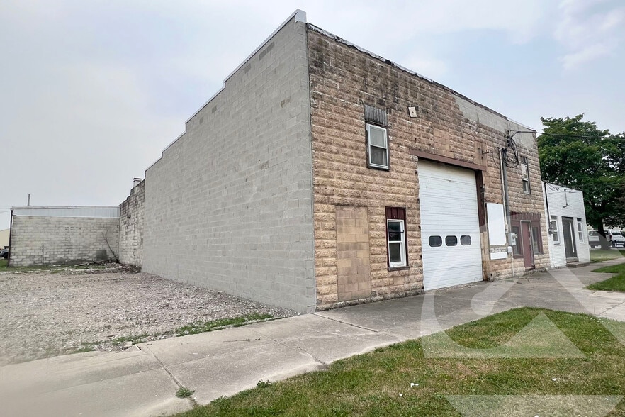 235-239 Maple St, Metamora, OH for sale - Building Photo - Image 1 of 6