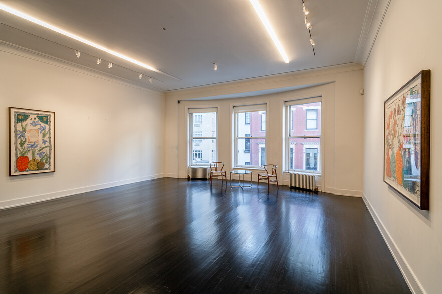 35 E 67th St, New York, NY for lease - Building Photo - Image 2 of 3