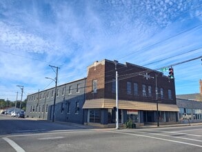 323 E 9th St, Hopkinsville, KY for lease Interior Photo- Image 1 of 4
