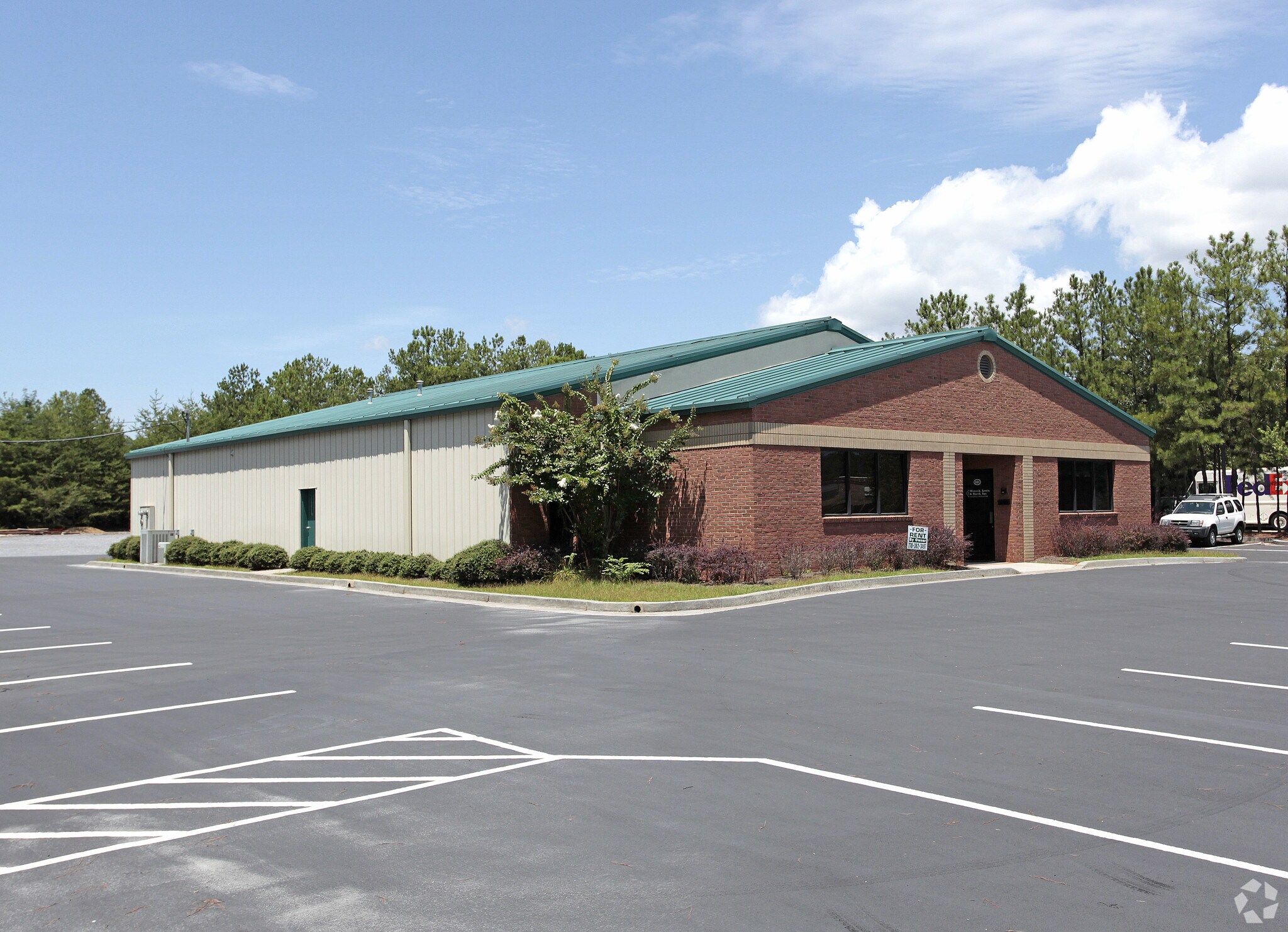 681 Henderson Dr, Cartersville, GA for sale Primary Photo- Image 1 of 1