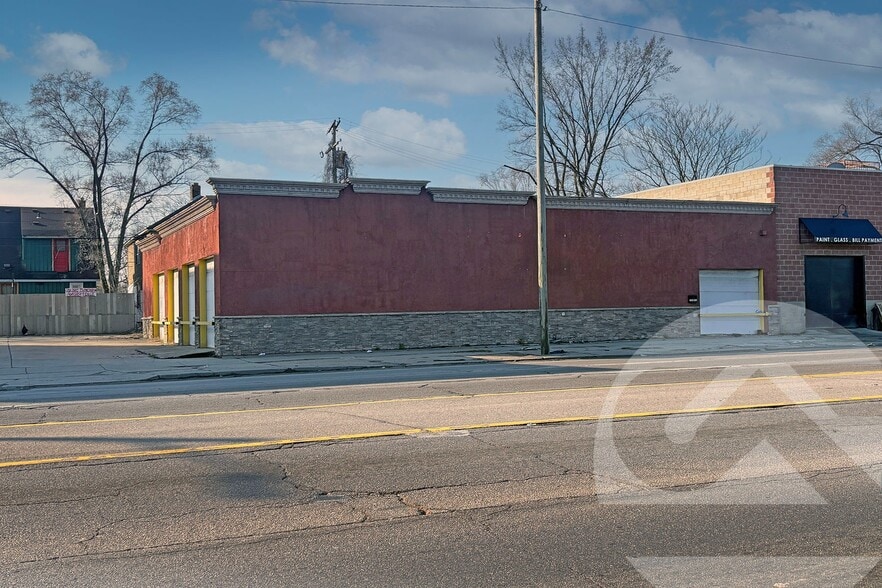 2455 W Davison, Detroit, MI for sale - Primary Photo - Image 1 of 1
