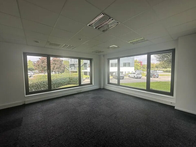 Office in Schiltigheim for lease - Interior Photo - Image 2 of 6