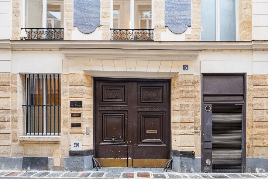 Office in Paris for sale - Building Photo - Image 3 of 3