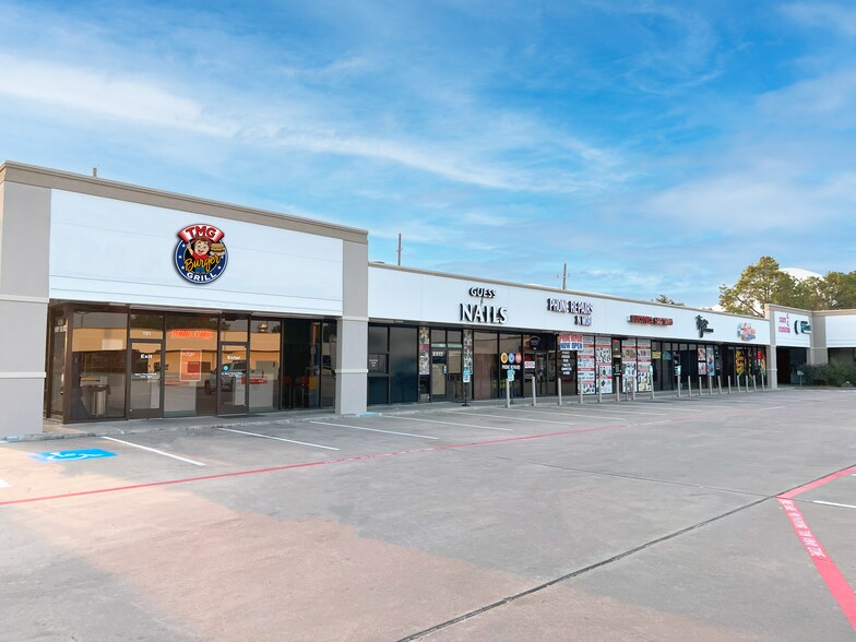 6193 US90 Bus, Katy, TX 77494