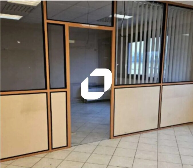 33 Allée Du Clos Des Charmes, Collégien for lease - Building Photo - Image 3 of 25