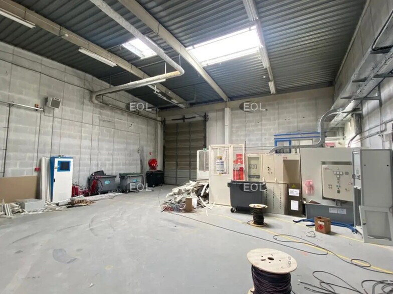 Industrial in Massy for lease - Building Photo - Image 3 of 5