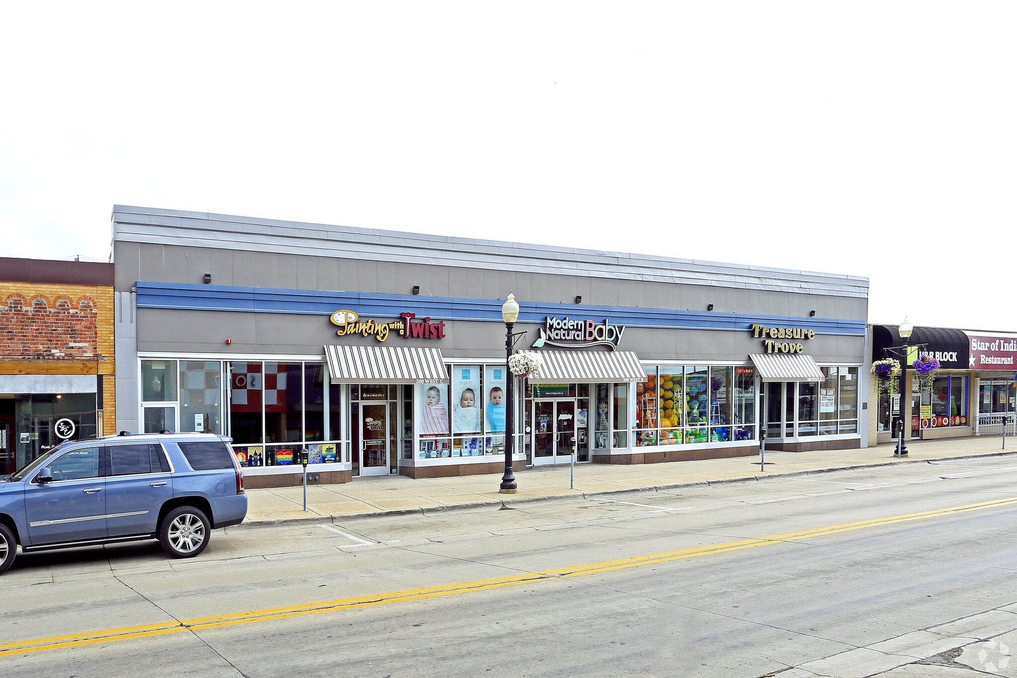 200 W 9 Mile Rd, Ferndale, MI for lease Primary Photo- Image 1 of 3