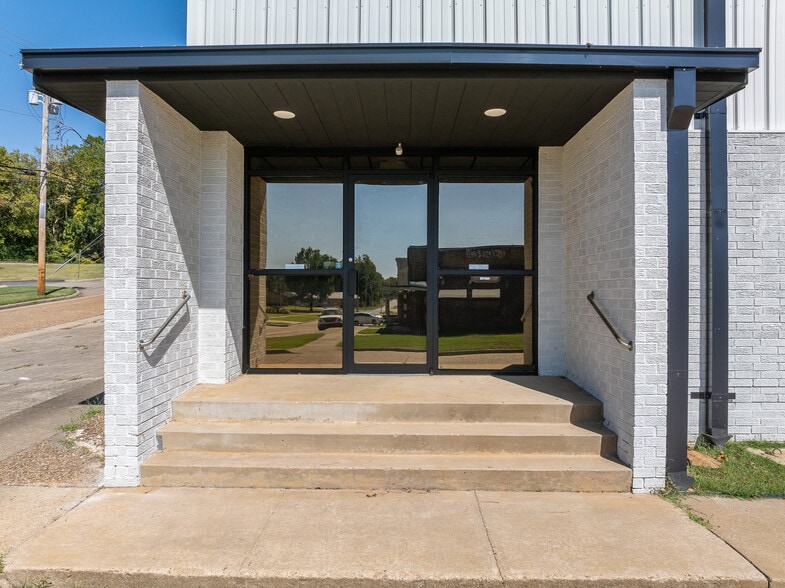 100 N 11th St, Van Buren, AR for sale - Building Photo - Image 3 of 30