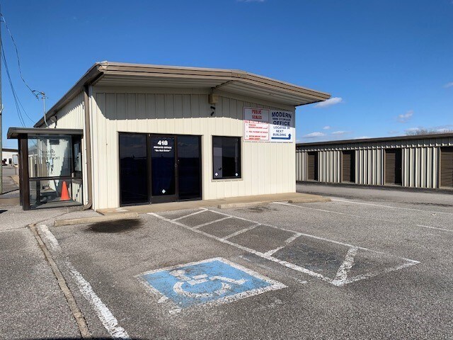 418 Tiny Town Rd, Clarksville, TN for lease Building Photo- Image 1 of 11
