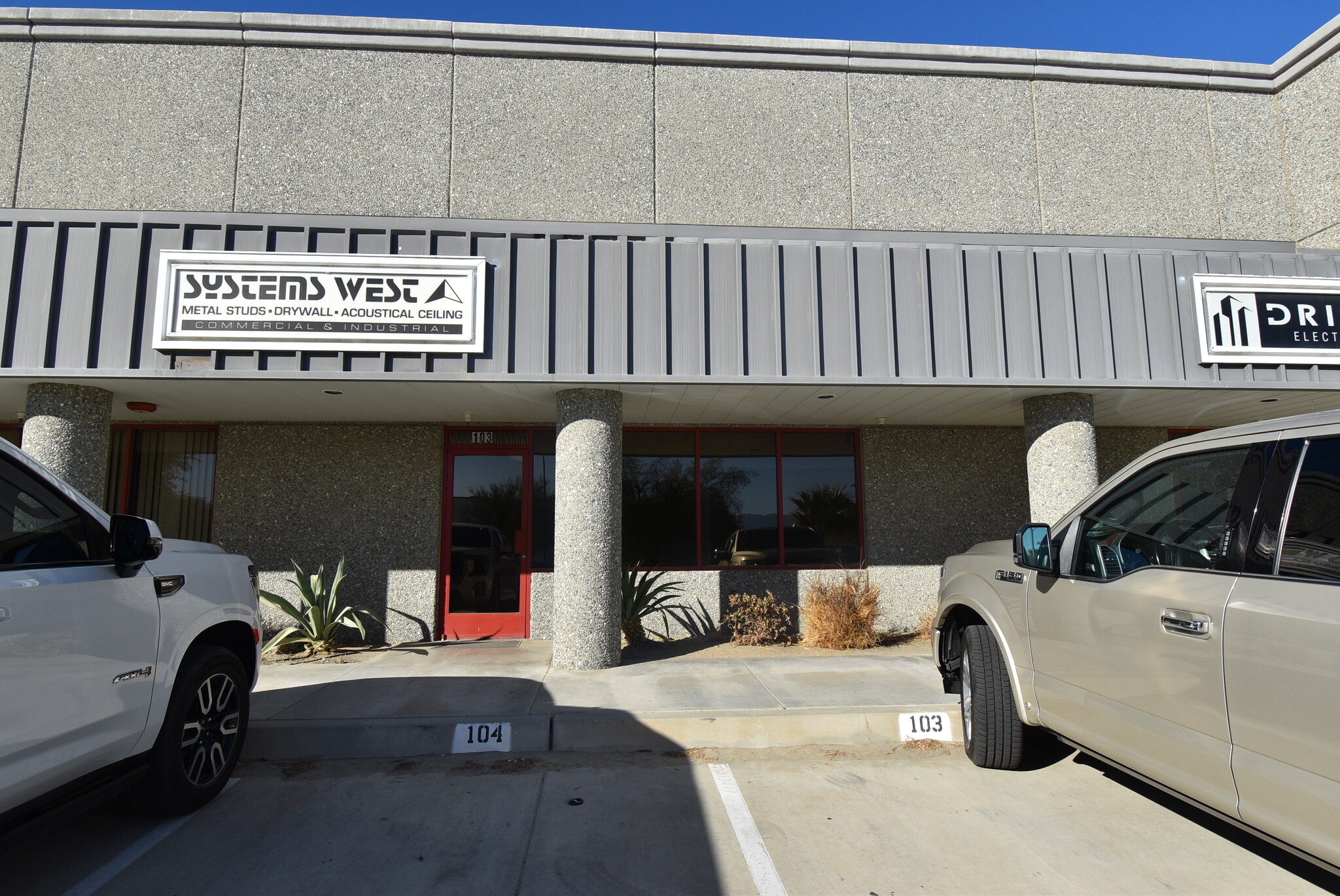 72078 Corporate Way, Thousand Palms, CA for lease Building Photo- Image 1 of 8