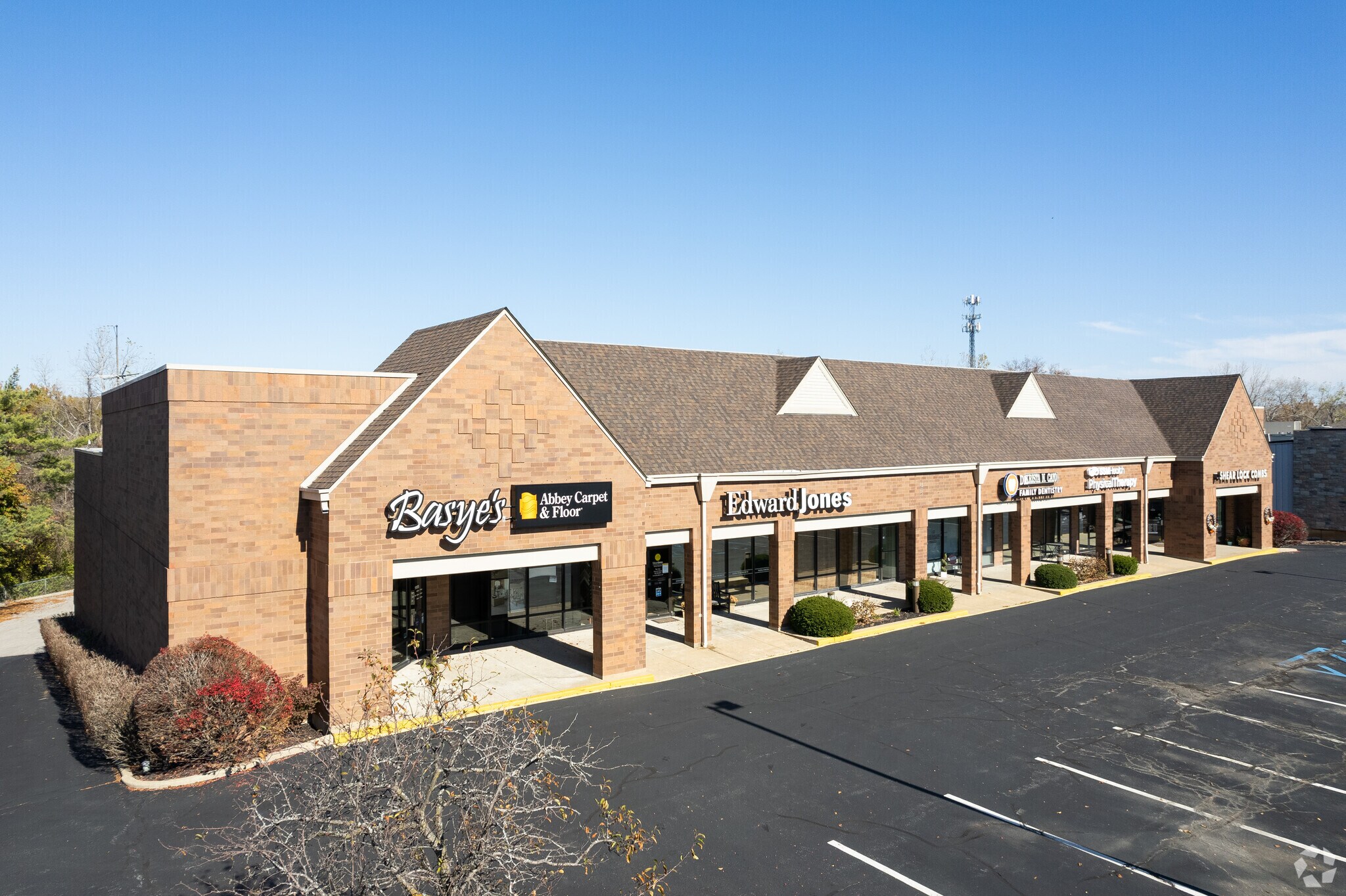 1-29 Centre Pointe Dr, Saint Peters, MO for lease Building Photo- Image 1 of 5