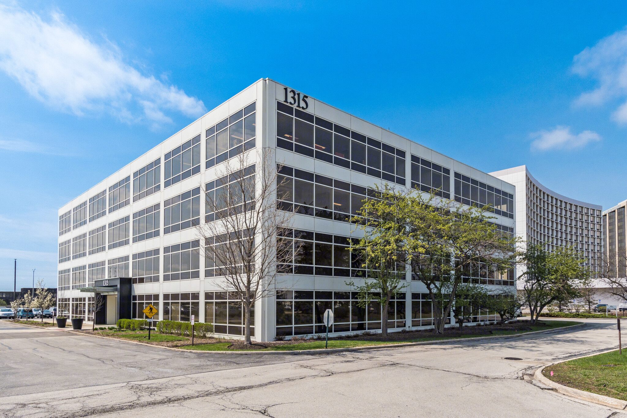 1315 W 22nd St, Oak Brook, IL for lease Building Photo- Image 1 of 12